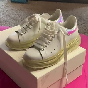 Alexander McQueen womens sneaker 37